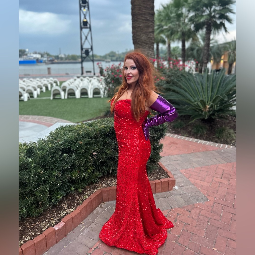 🎃 JESSICA RABBIT COSTUME 🎃 includes Red Sequin Strapless Gown/Tall Purple Gloves